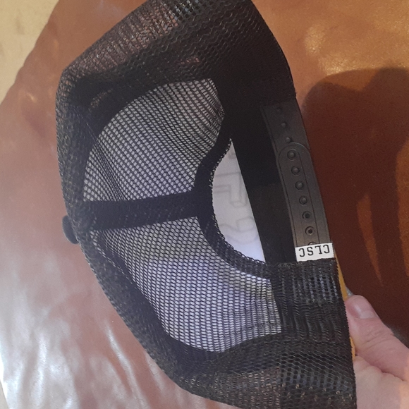 Snapback hat - Picture 2 of 3